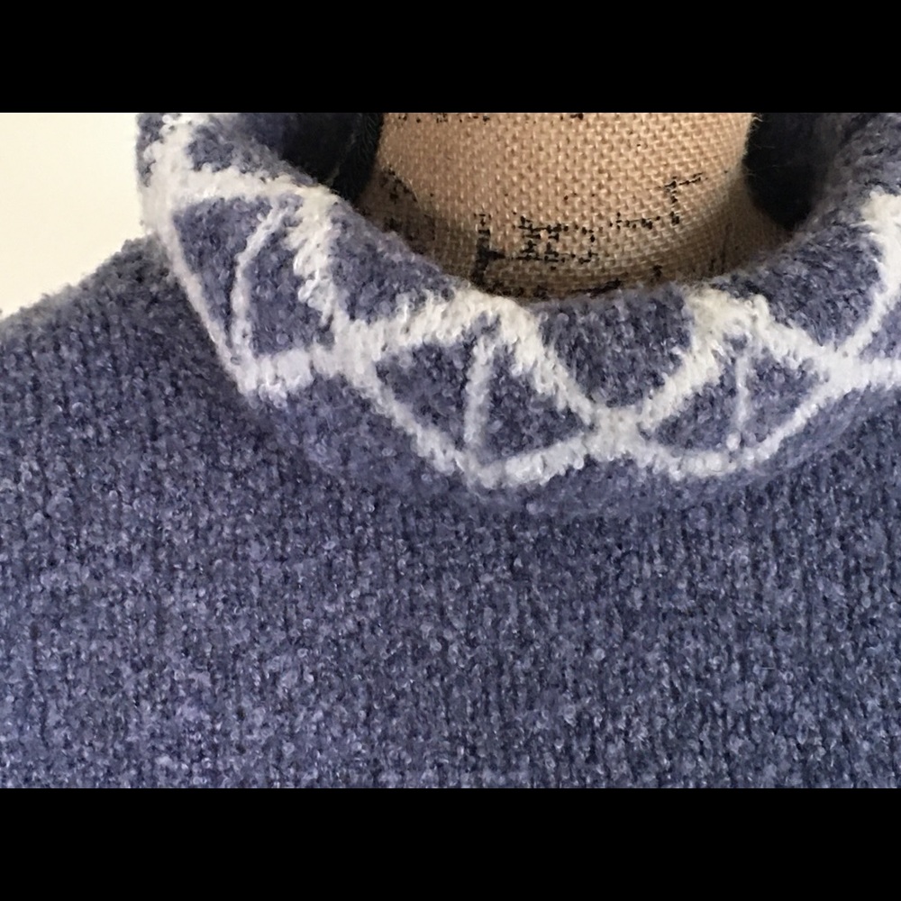 Hand Made/Knit Sweater - Picture 3 of 9